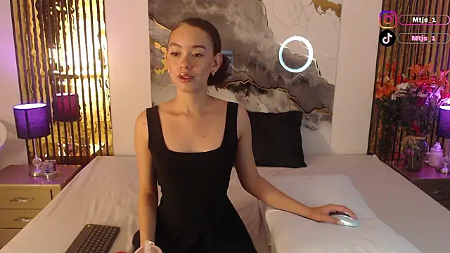 MiticaBrennet  online show from 03-05-26, 05:03