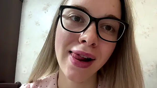 Snapshot of MichikoWienandt chatting on 12-02-25, 05:35 MichikoWienandt online show from 12-02-25, 05:35