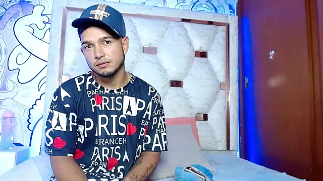 Snapshot of Couple_wildd_ chatting on 12-01-25, 08:14 Couple wildd online show from 12-01-25, 08:14