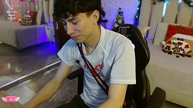 kaelwolf tay online show from 11-26-25, 07:26