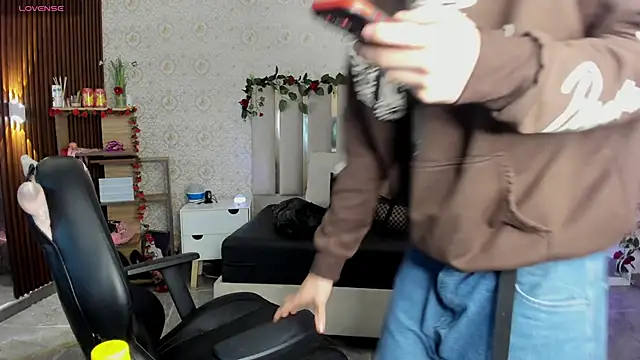 kaelwolf tay online show from 02-18-26, 07:10