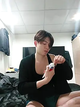 Snapshot of twtung_tung chatting on 11-28-25, 02:42 twtung tung online show from 11-28-25, 02:42