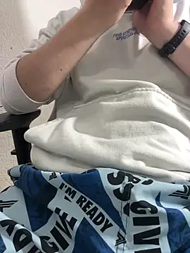 Snapshot of Daisuke_01 chatting on 11-26-25, 08:21 Daisuke 01 online show from 11-26-25, 08:21