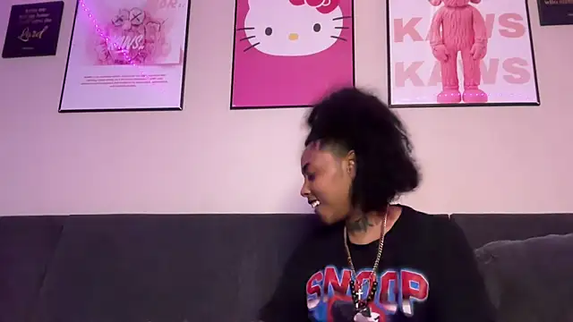 Snapshot of seductivefreak7 chatting on 12-01-25, 05:01 seductivefreak7 online show from 12-01-25, 05:01