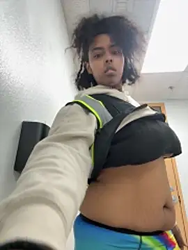 Snapshot of seductivefreak7 chatting on 12-14-25, 02:00 seductivefreak7 online show from 12-14-25, 02:00