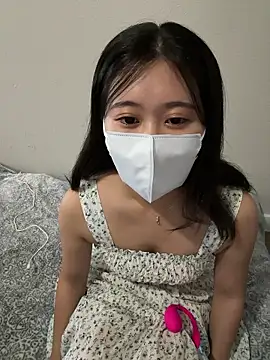 Snapshot of Minagi_Shizuku chatting on 12-17-25, 09:10 Minagi Shizuku online show from 12-17-25, 09:10