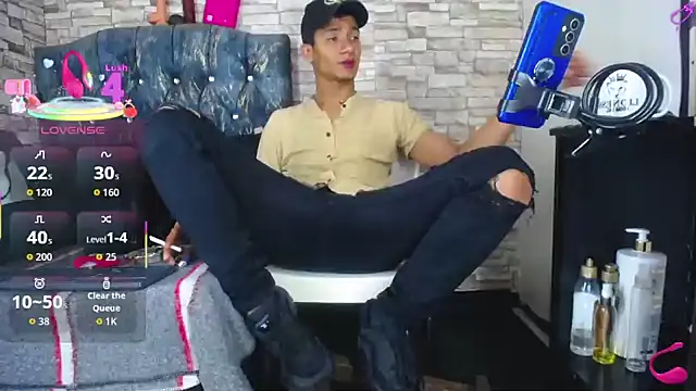 Snapshot of stefanodj chatting on 12-05-25, 04:54 stefanodj online show from 12-05-25, 04:54