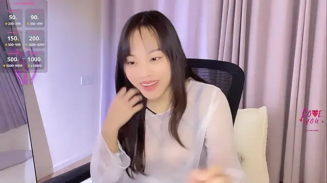 Snapshot of GD-girl001 chatting on 12-15-25, 04:44 GD-girl001 online show from 12-15-25, 04:44