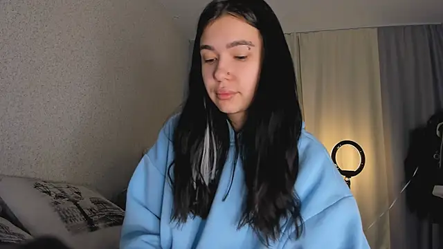 Snapshot of SakuraVibe chatting on 12-05-25, 02:53 SakuraVibe online show from 12-05-25, 02:53