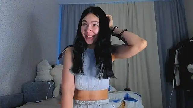 Snapshot of SakuraVibe chatting on 12-20-25, 03:13 SakuraVibe online show from 12-20-25, 03:13