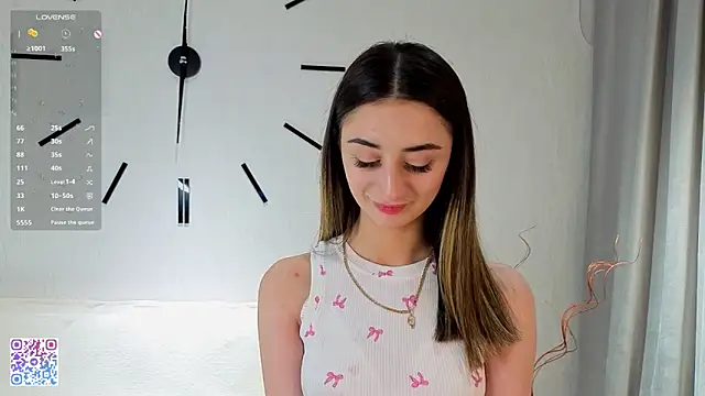 Snapshot of MableHort chatting on 12-02-25, 04:07 MableHort online show from 12-02-25, 04:07