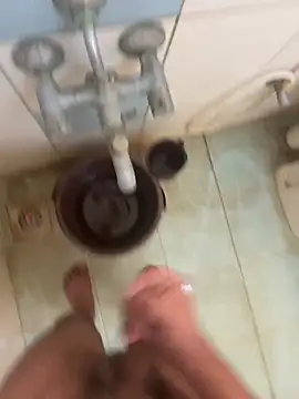 Snapshot of cumm_boyyy chatting on 11-27-25, 05:09 cumm boyyy online show from 11-27-25, 05:09