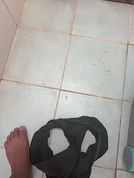 Snapshot of cumm_boyyy chatting on 12-14-25, 07:25 cumm boyyy online show from 12-14-25, 07:25