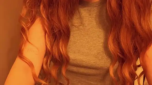 Snapshot of Celestella chatting on 12-14-25, 06:12 Celestella online show from 12-14-25, 06:12