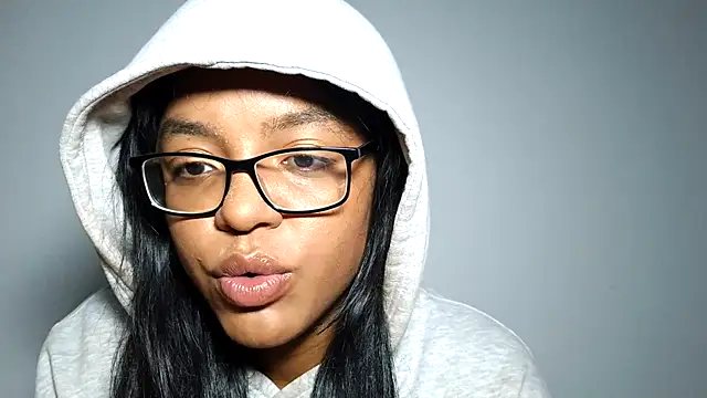 Snapshot of xoeewinters chatting on 12-05-25, 12:47 xoeewinters online show from 12-05-25, 12:47