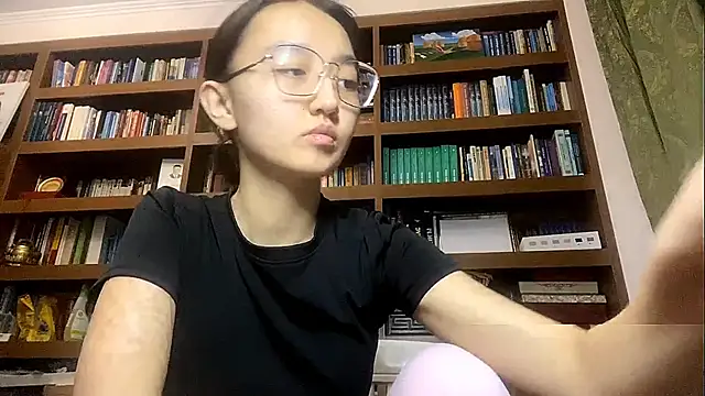 Snapshot of LinaClous chatting on 03-08-26, 12:31 LinaClous online show from 03-08-26, 12:31