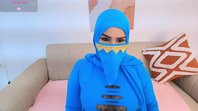 Snapshot of Mayraa_arabelle chatting on 11-29-25, 04:10 Mayraa arabelle online show from 11-29-25, 04:10