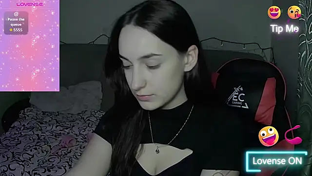 Snapshot of Star_Kate chatting on 11-26-25, 10:00 Star Kate online show from 11-26-25, 10:00