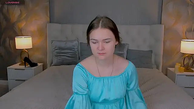 Snapshot of GLORIA_BLOOM chatting on 11-30-25, 08:46 GLORIA BLOOM online show from 11-30-25, 08:46