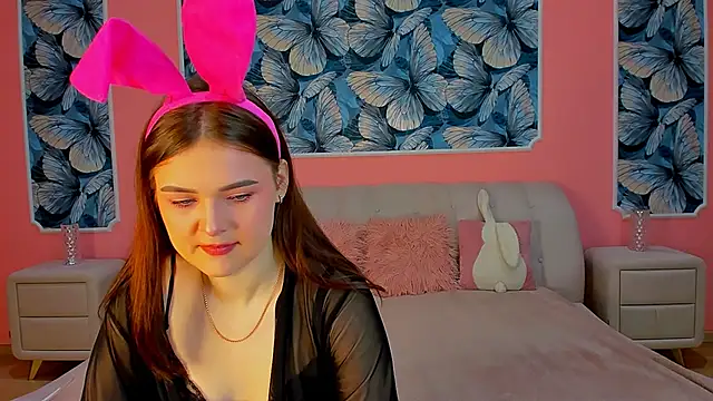 Snapshot of GLORIA_BLOOM chatting on 12-13-25, 08:47 GLORIA BLOOM online show from 12-13-25, 08:47