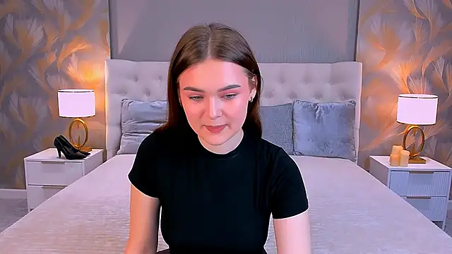 GLORIA BLOOM online show from 12-16-25, 08:25