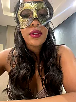 LunnaMaska online show from 12-21-25, 04:08