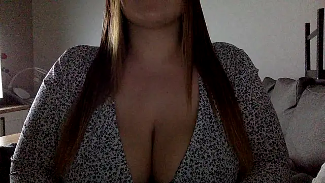 Snapshot of Blue-Coxy chatting on 12-02-25, 10:27 Blue-Coxy online show from 12-02-25, 10:27