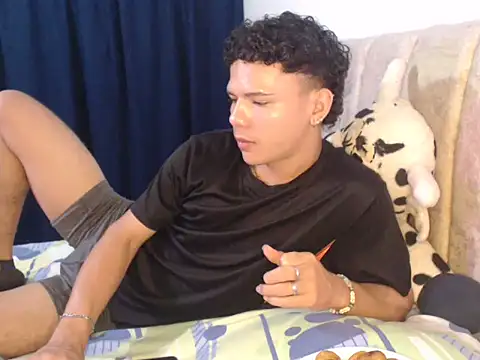 secret justin7 online show from 12-20-25, 03:24