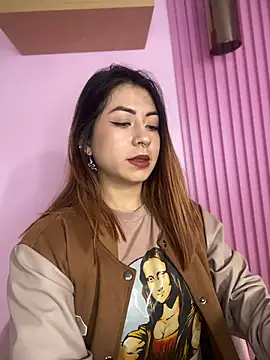 Snapshot of MaddieHunter chatting on 12-05-25, 01:31 MaddieHunter online show from 12-05-25, 01:31