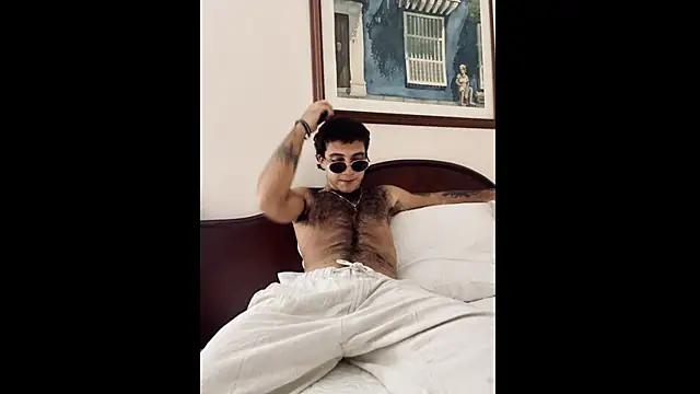 Snapshot of oceanboy_vibe chatting on 11-25-25, 04:23 oceanboy vibe online show from 11-25-25, 04:23