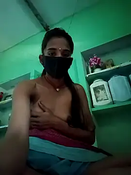 Snapshot of Uma_sain chatting on 12-05-25, 06:44 Uma sain online show from 12-05-25, 06:44