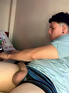 Snapshot of angelxxx95 chatting on 01-14-26, 06:13 angelxxx95 online show from 01-14-26, 06:13