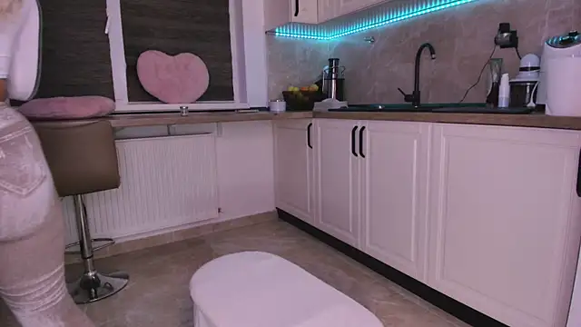 SexyElisabeth online show from 03-10-26, 04:28