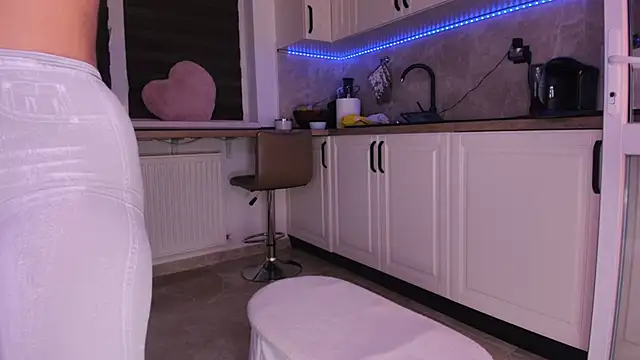 SexyElisabeth online show from 04-28-26, 03:22