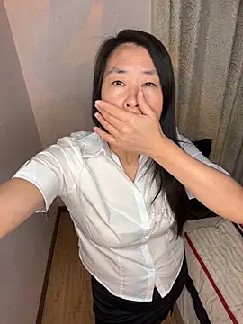 Snapshot of TU-37 chatting on 12-02-25, 11:37 TU-37 online show from 12-02-25, 11:37