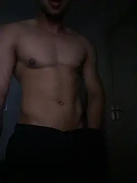 Snapshot of MoreninhoMagrinho chatting on 12-05-25, 03:37 MoreninhoMagrinho online show from 12-05-25, 03:37