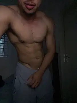 Snapshot of MoreninhoMagrinho chatting on 12-16-25, 04:06 MoreninhoMagrinho online show from 12-16-25, 04:06