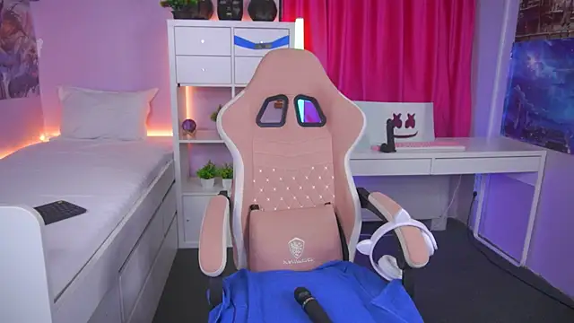 Snapshot of Sunny_Glow chatting on 11-27-25, 05:53 Sunny Glow online show from 11-27-25, 05:53