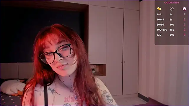 Snapshot of hunnyhan chatting on 12-17-25, 01:06 hunnyhan online show from 12-17-25, 01:06