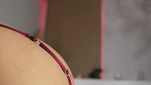 Snapshot of Jessy_Cruz_ chatting on 12-01-25, 05:45 Jessy Cruz online show from 12-01-25, 05:45