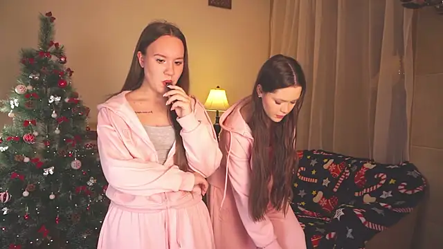 Snapshot of VirginiaRowe chatting on 12-01-25, 02:00 VirginiaRowe online show from 12-01-25, 02:00