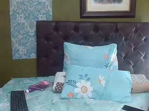 Snapshot of JuicyEbonyGoddess chatting on 11-27-25, 06:43 JuicyEbonyGoddess online show from 11-27-25, 06:43