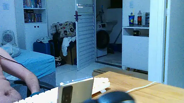 Snapshot of Fussador chatting on 02-13-26, 05:03 Fussador online show from 02-13-26, 05:03