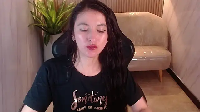 Snapshot of tatiscelis_tf chatting on 11-30-25, 01:20 tatiscelis tf online show from 11-30-25, 01:20