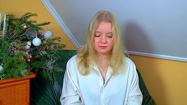 EmilyEvanse online show from 12-14-25, 06:19