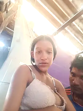 Snapshot of rachelbunny_and_kevin chatting on 11-28-25, 05:37 rachelbunny and kevin online show from 11-28-25, 05:37