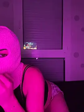 Snapshot of linaatchikita chatting on 12-14-25, 10:25 linaatchikita online show from 12-14-25, 10:25