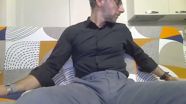 Eroshotlicker online show from 12-19-25, 09:33