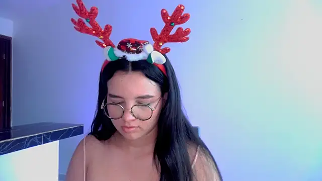 Snapshot of LilBunny_1 chatting on 12-05-25, 01:42 LilBunny 1 online show from 12-05-25, 01:42