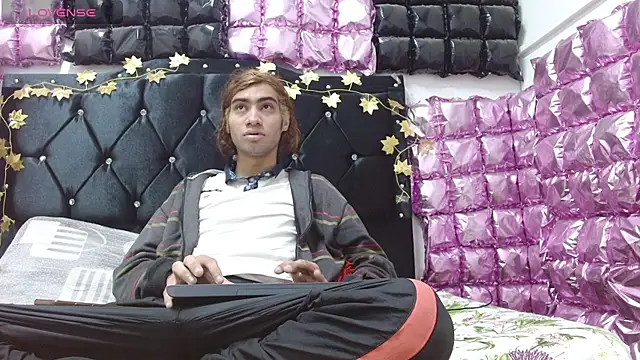 Snapshot of andresdark_07 chatting on 11-30-25, 03:10 andresdark 07 online show from 11-30-25, 03:10